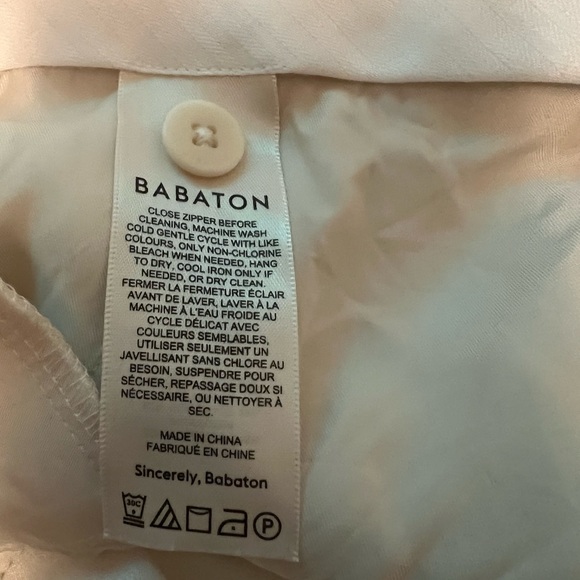 Aritzia Babaton
Pleated 5" Short - Picture 6 of 6